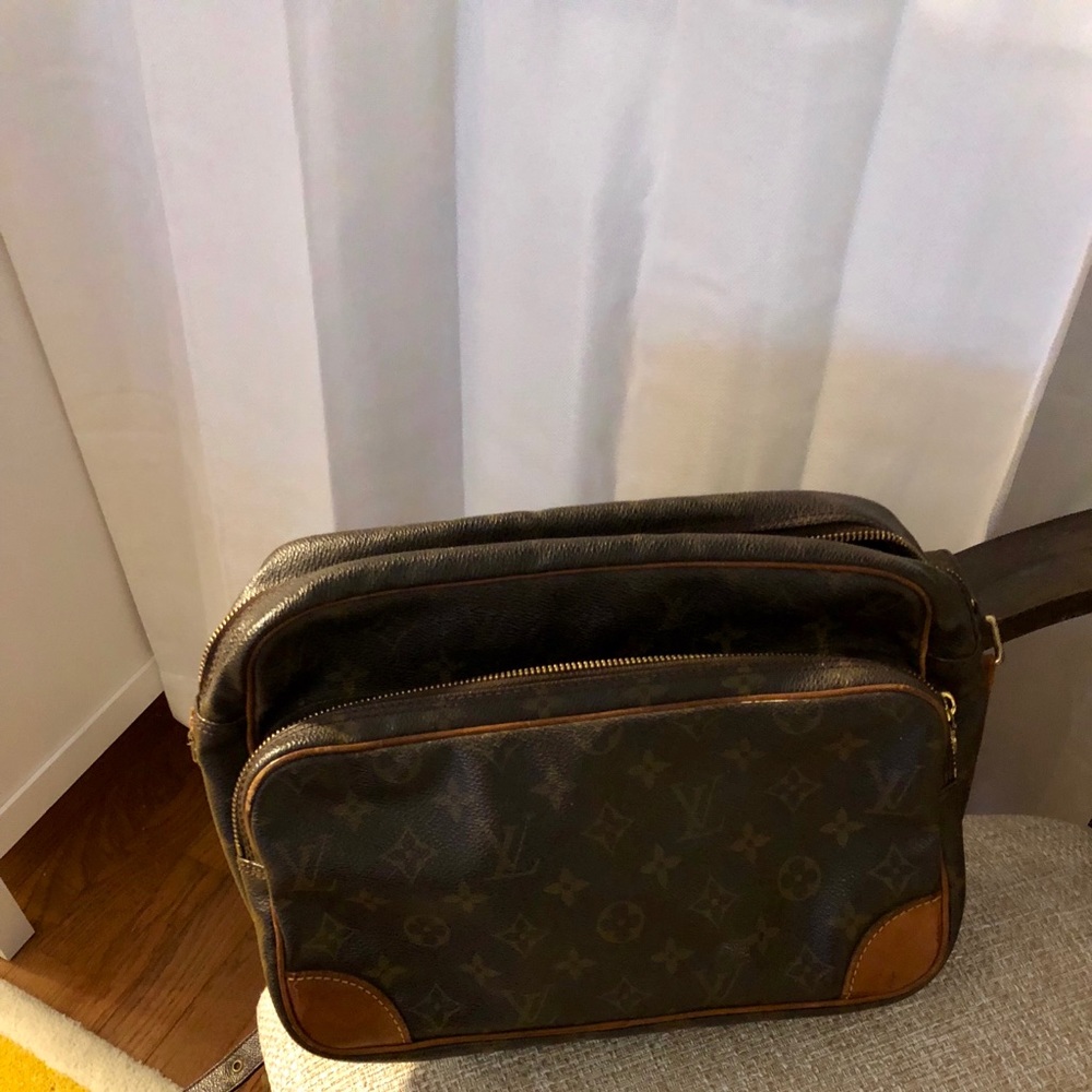 Authentic Louis Vuitton Crossbody Nile Bag